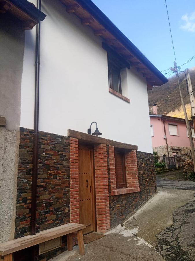 Casa Rural Gueilones, Parque Natural De Ponga Sobrefoz Exteriér fotografie